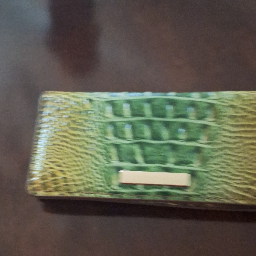 Elegant Green Embossed Wallet